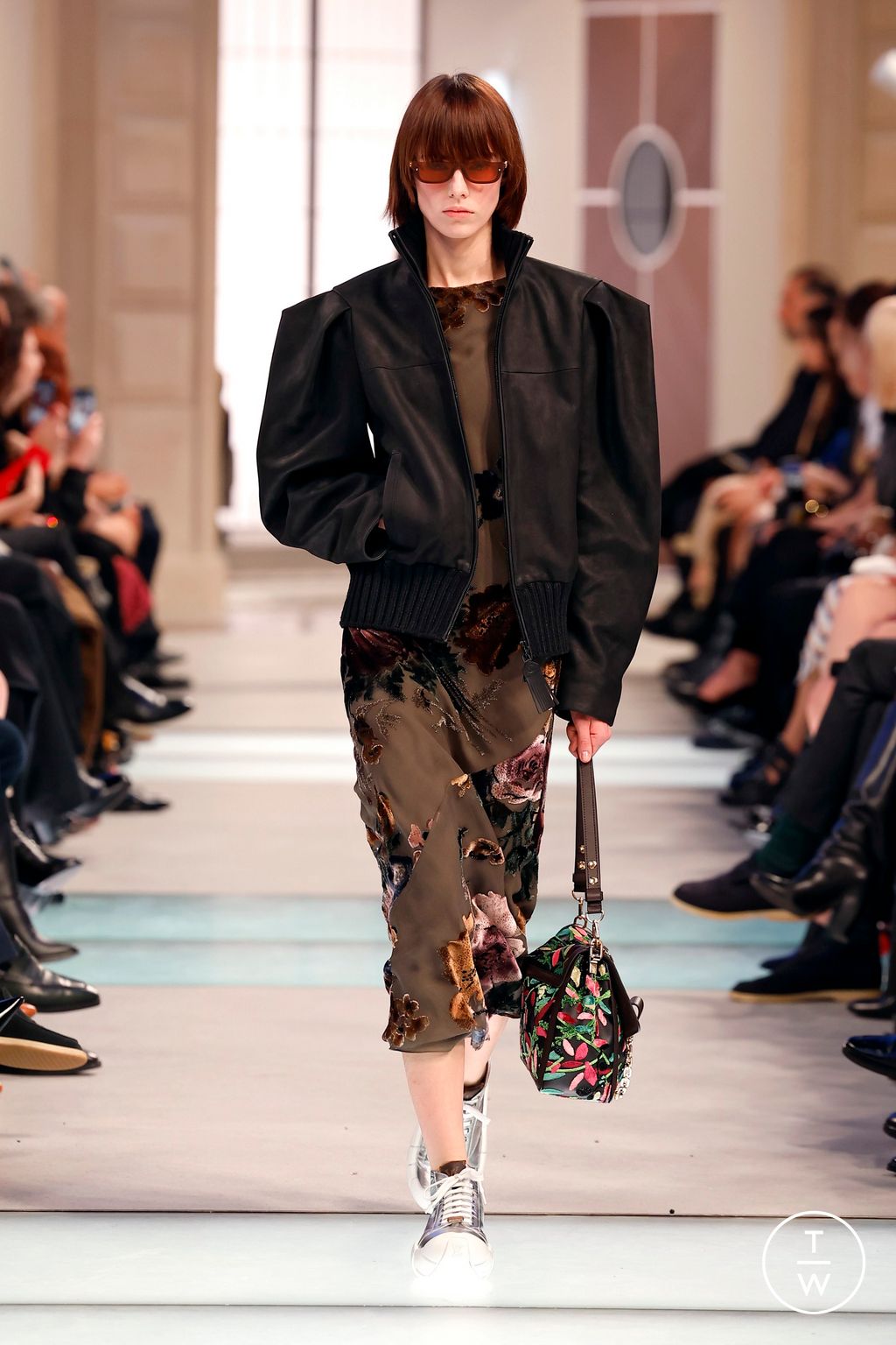Fashion Week Paris Fall/Winter 2025 look 18 from the Louis Vuitton collection womenswear