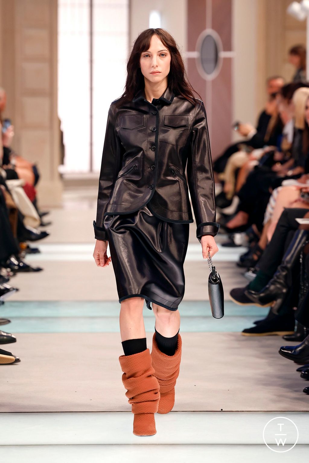 Fashion Week Paris Fall/Winter 2025 look 39 de la collection Louis Vuitton womenswear