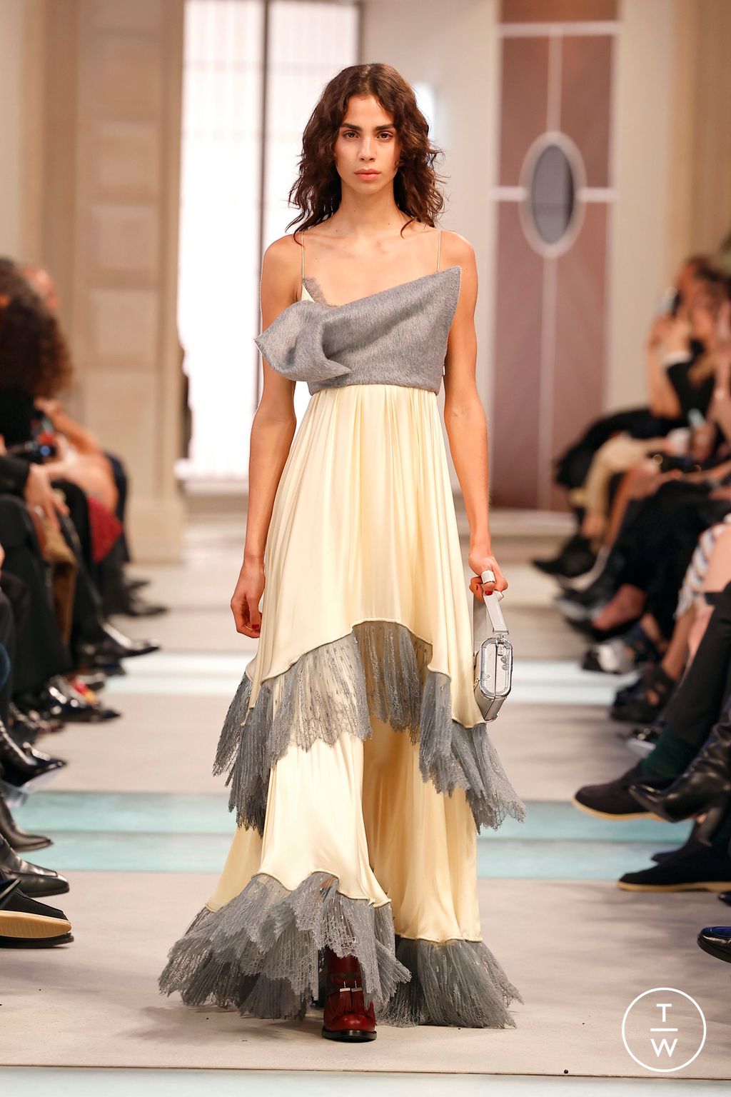 Fashion Week Paris Fall/Winter 2025 look 58 from the Louis Vuitton collection womenswear