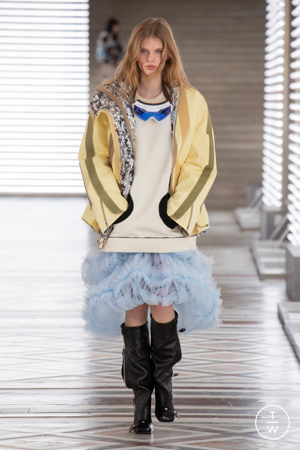 Fashion Week Paris Fall/Winter 2021 look 1 from the Louis Vuitton collection 女装