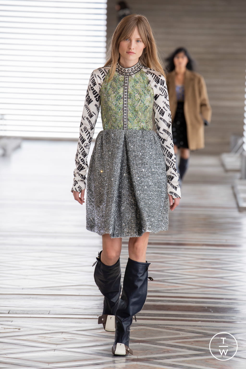 Fashion Week Paris Fall/Winter 2021 look 25 from the Louis Vuitton collection womenswear