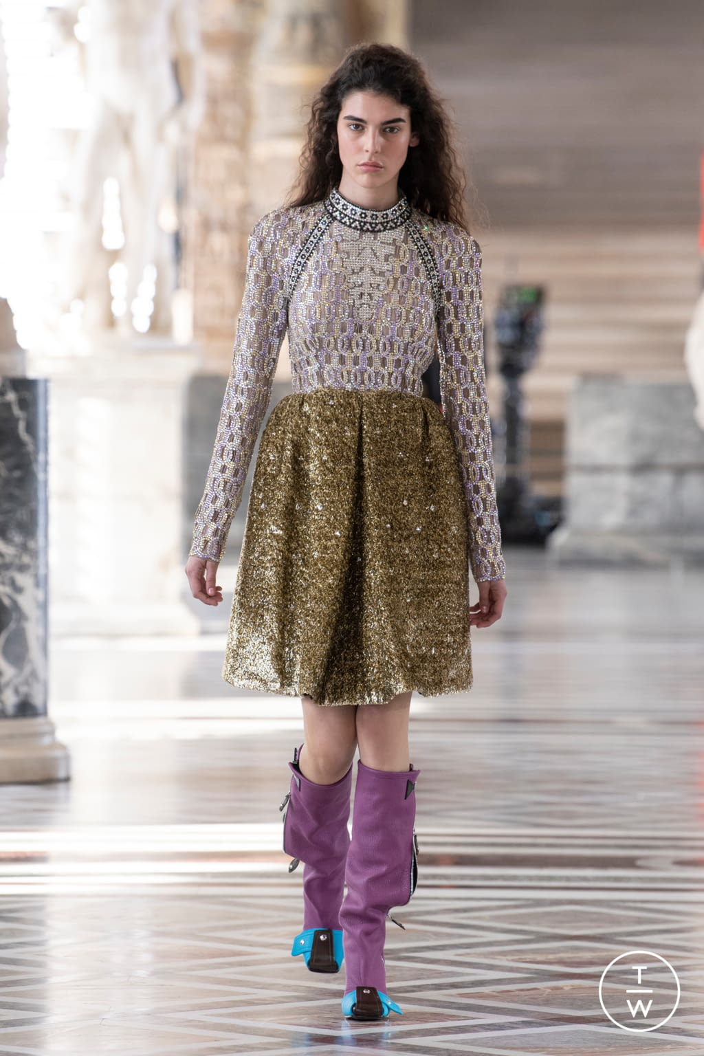 Fashion Week Paris Fall/Winter 2021 look 26 from the Louis Vuitton collection 女装