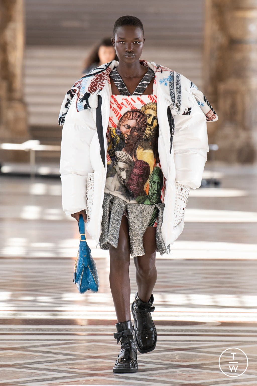 Fashion Week Paris Fall/Winter 2021 look 42 from the Louis Vuitton collection 女装