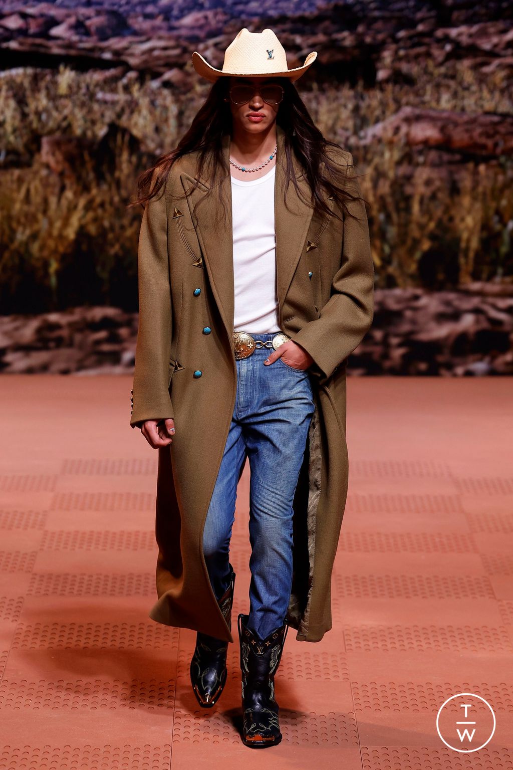 Fashion Week Paris Fall/Winter 2024 look 3 from the Louis Vuitton collection 男装