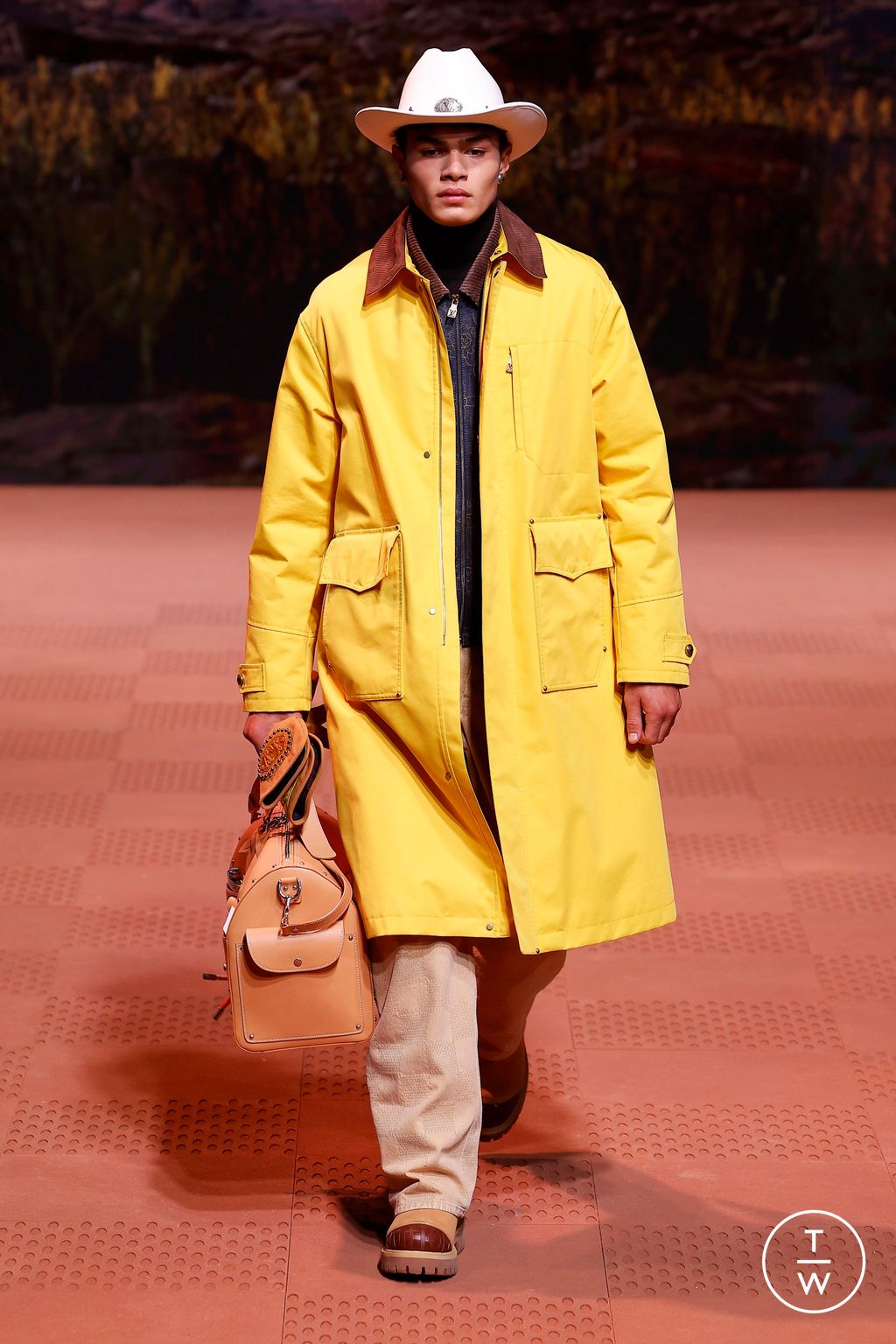 Fashion Week Paris Fall/Winter 2024 look 48 from the Louis Vuitton collection 男装