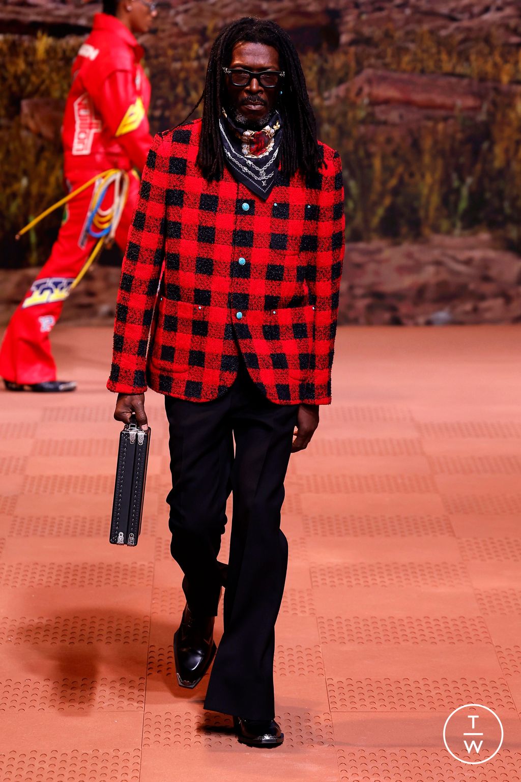 Fashion Week Paris Fall/Winter 2024 look 63 from the Louis Vuitton collection menswear