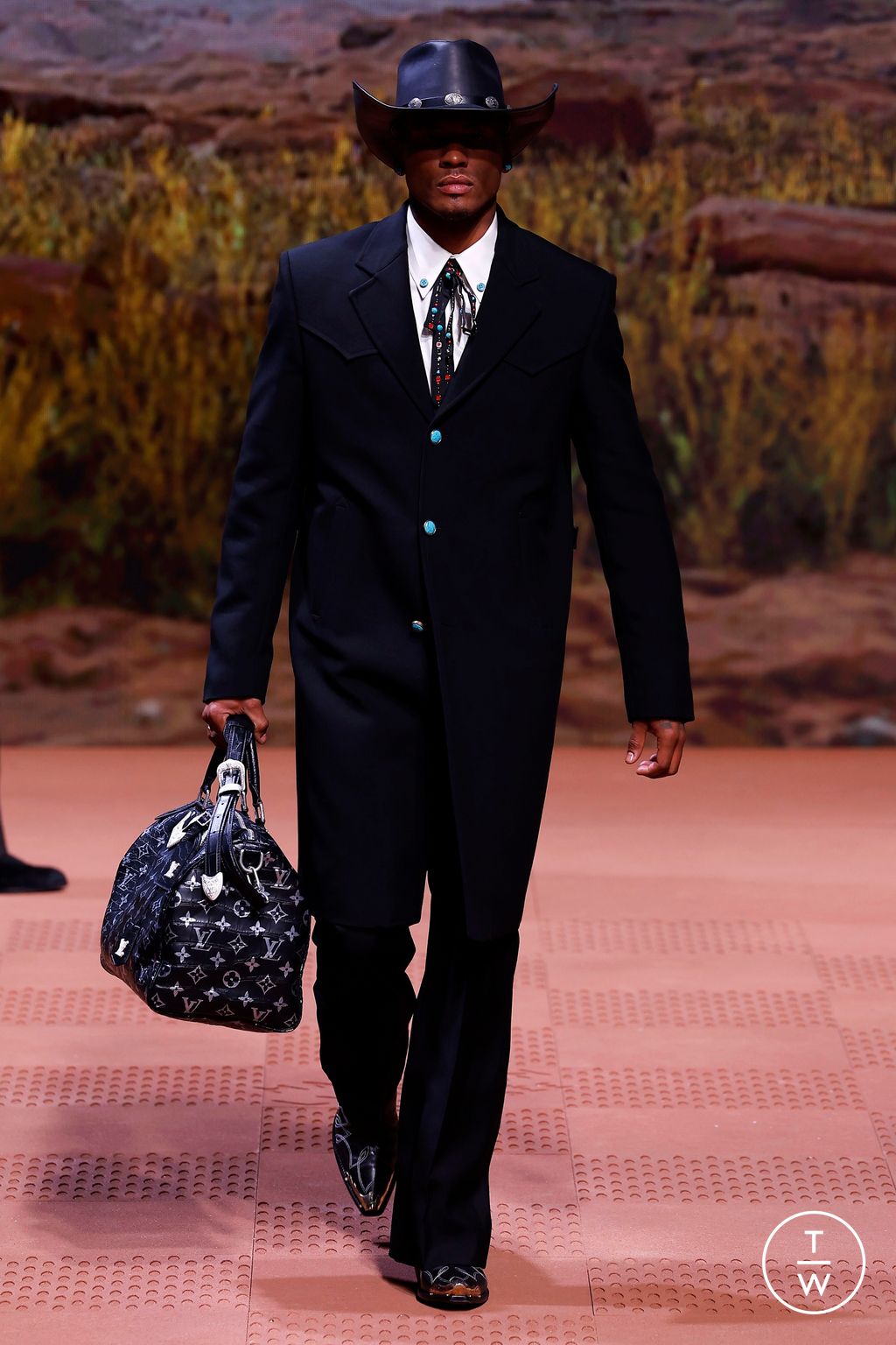 Fashion Week Paris Fall/Winter 2024 look 70 from the Louis Vuitton collection menswear