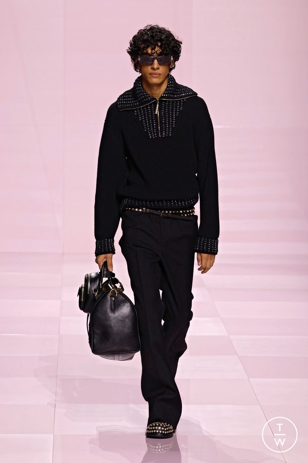 Fashion Week Paris Fall/Winter 2025 look 64 from the Louis Vuitton collection menswear
