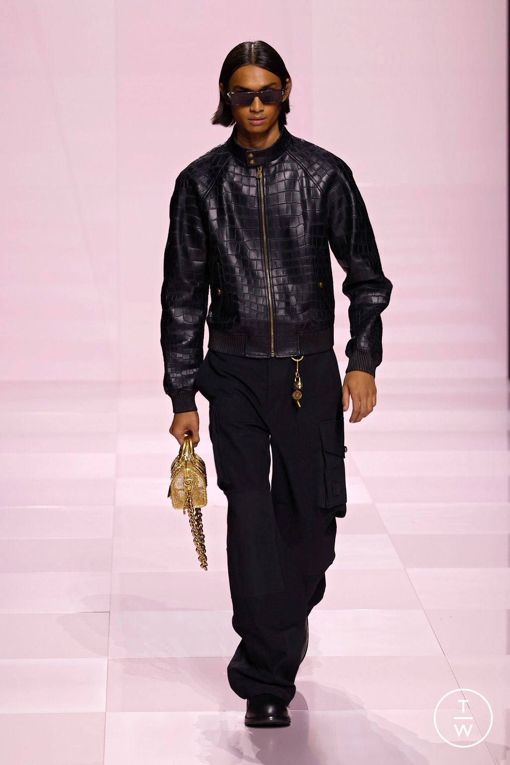 Fashion Week Paris Fall/Winter 2025 look 70 from the Louis Vuitton collection menswear
