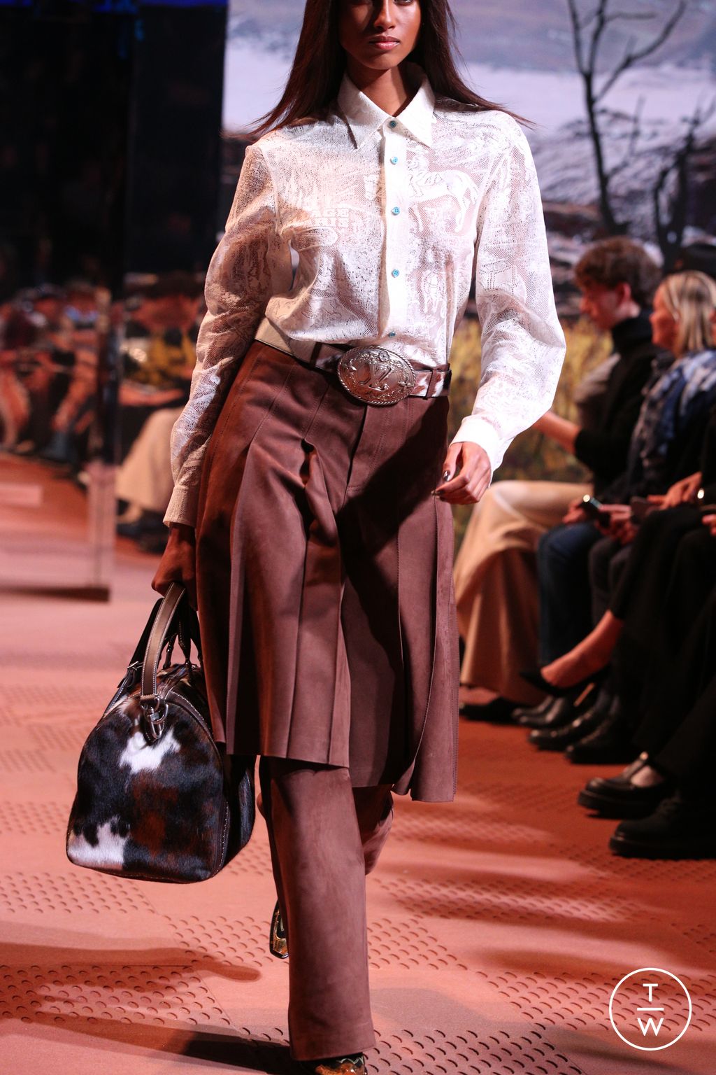 Fashion Week Paris Fall/Winter 2024 look 48 from the Louis Vuitton collection menswear accessories
