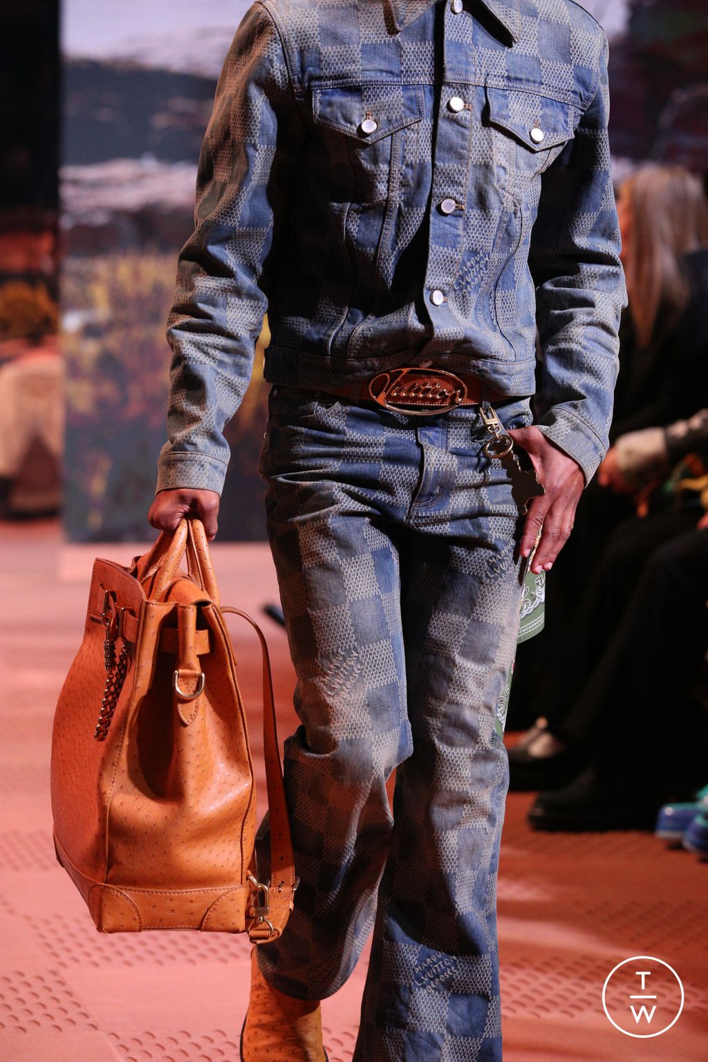 Fashion Week Paris Fall/Winter 2024 look 2 from the Louis Vuitton collection menswear accessories