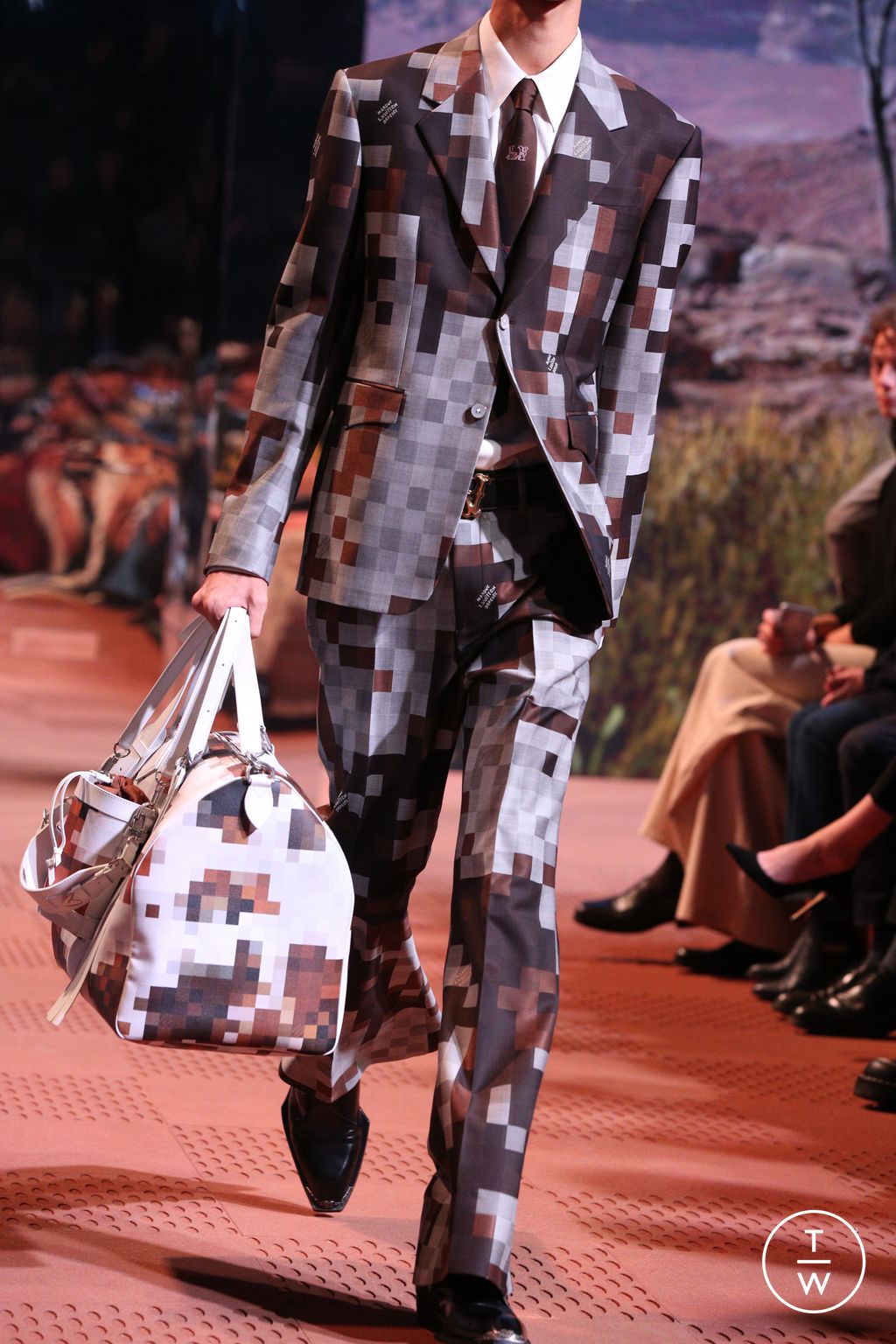 Fashion Week Paris Fall/Winter 2024 look 3 from the Louis Vuitton collection menswear accessories