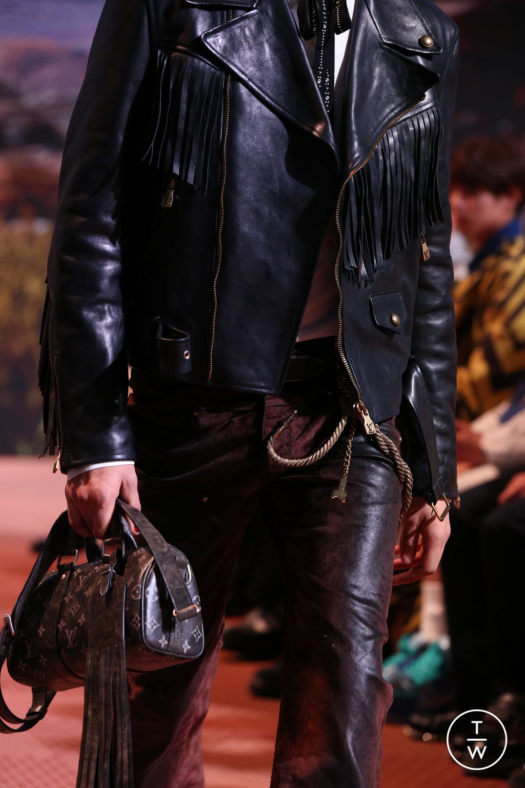 Fashion Week Paris Fall/Winter 2024 look 4 from the Louis Vuitton collection menswear accessories