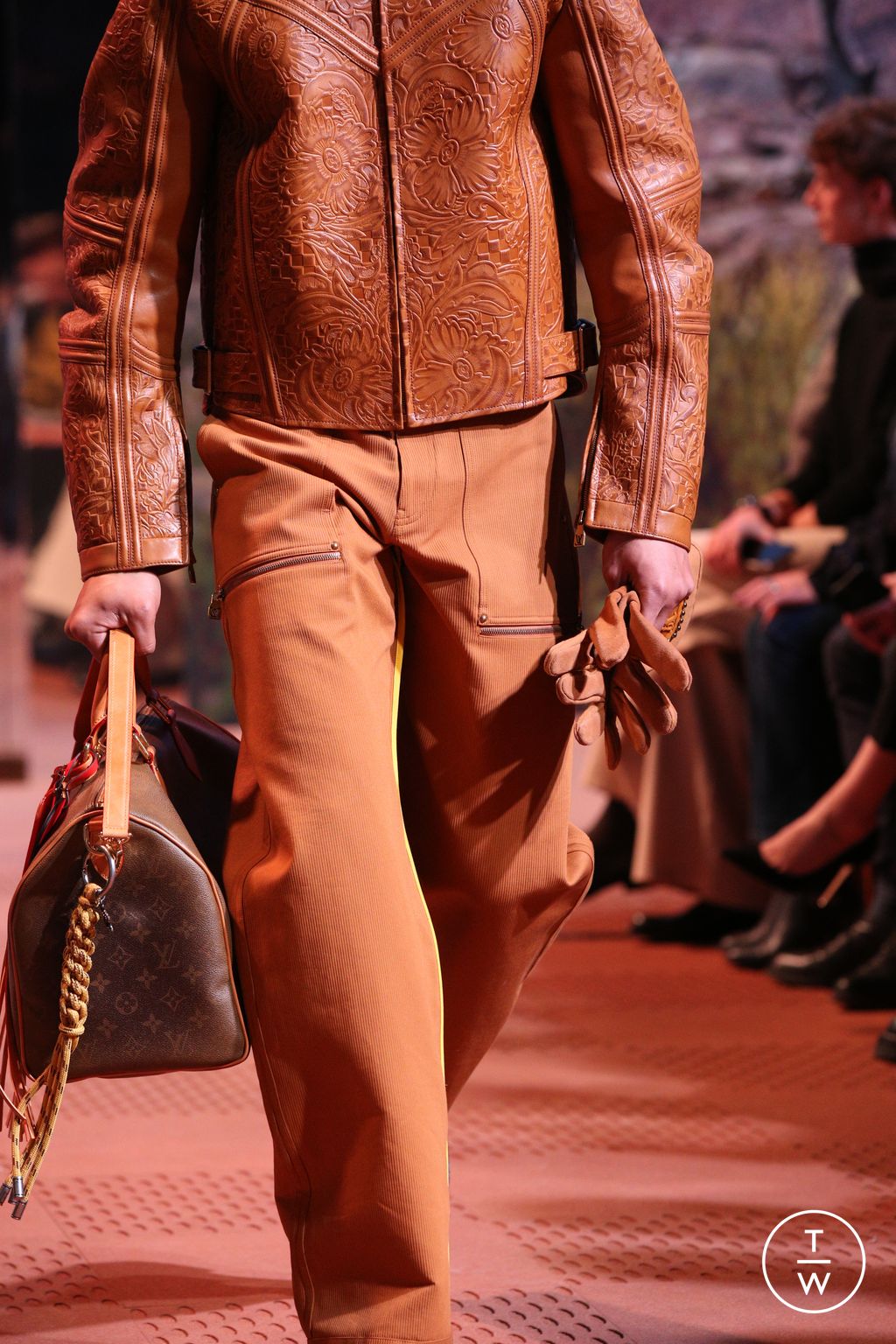 Fashion Week Paris Fall/Winter 2024 look 54 from the Louis Vuitton collection menswear accessories