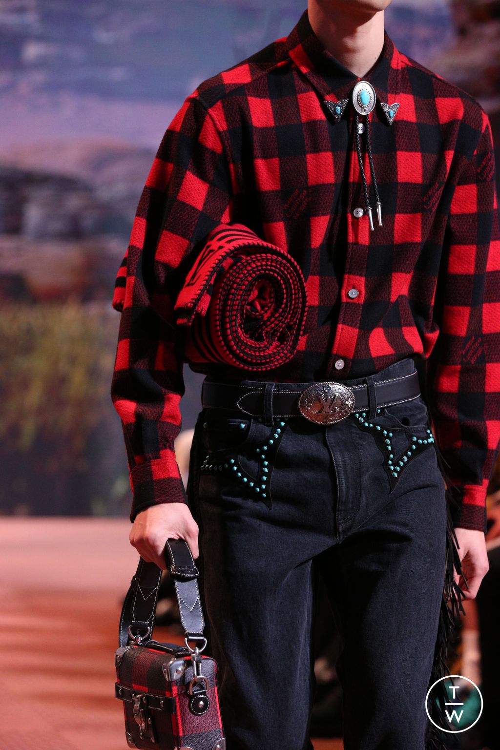 Fashion Week Paris Fall/Winter 2024 look 58 from the Louis Vuitton collection menswear accessories