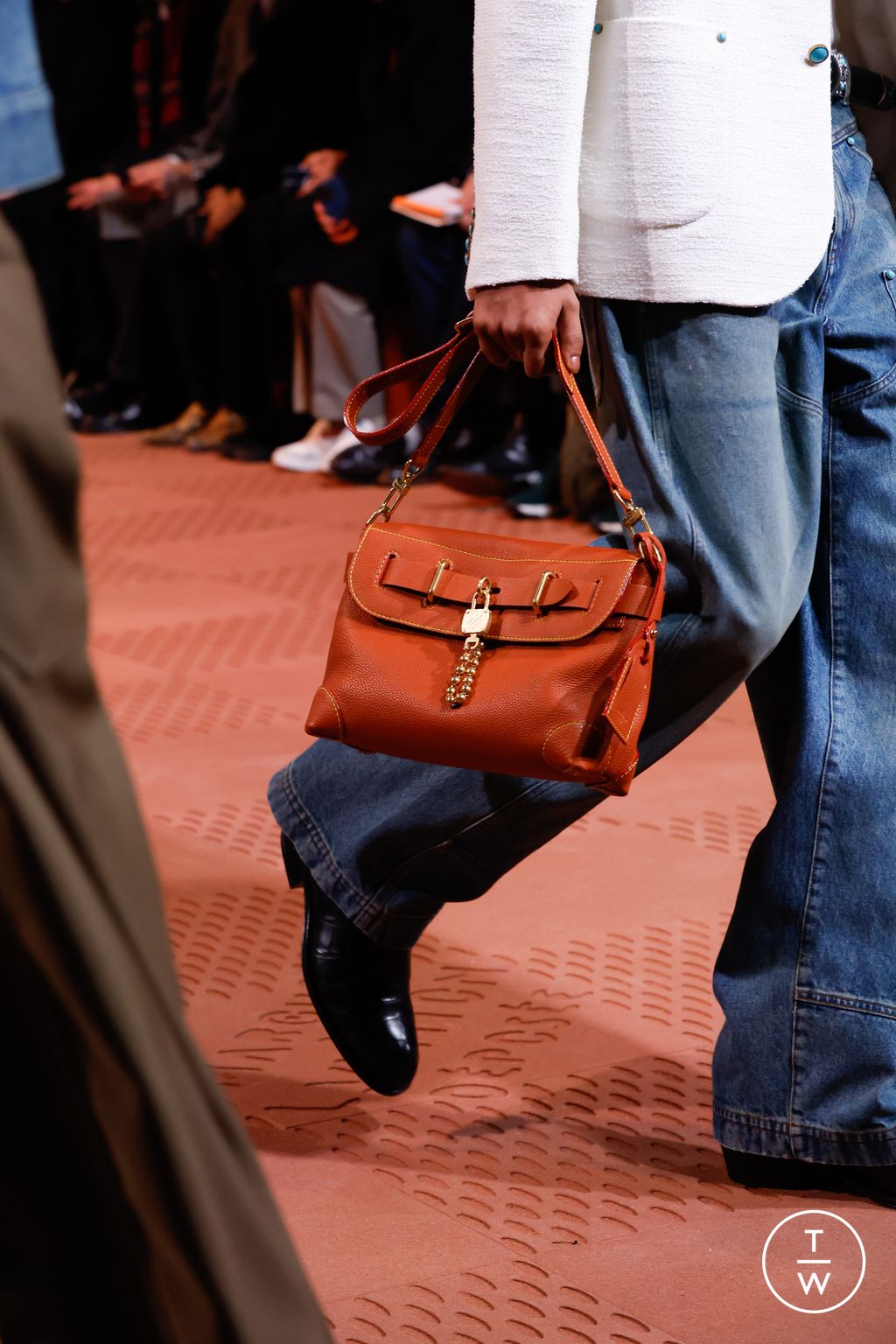 Fashion Week Paris Fall/Winter 2024 look 13 from the Louis Vuitton collection menswear accessories