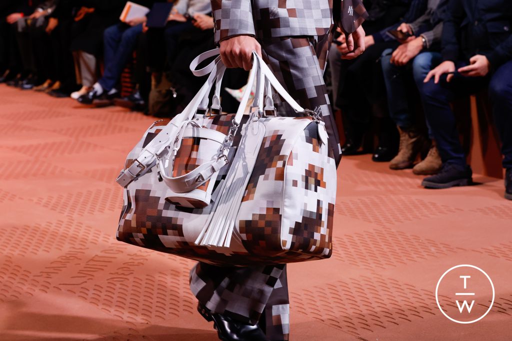 Fashion Week Paris Fall/Winter 2024 look 28 from the Louis Vuitton collection menswear accessories