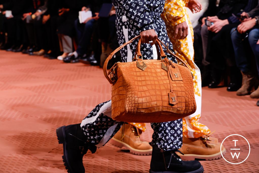 Fashion Week Paris Fall/Winter 2024 look 34 from the Louis Vuitton collection menswear accessories