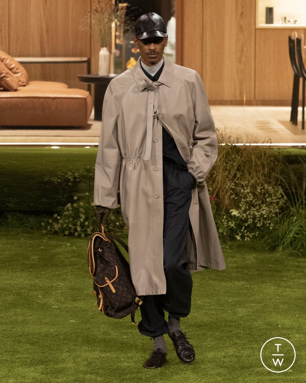 Fashion Week Paris Fall/Winter 2026 look 17 from the Louis Vuitton collection 男装