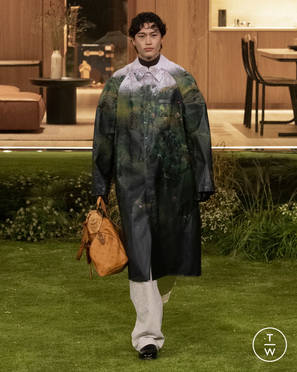 Fashion Week Paris Fall/Winter 2026 look 23 from the Louis Vuitton collection menswear