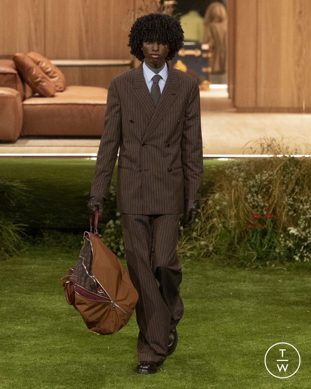 Fashion Week Paris Fall/Winter 2026 look 31 from the Louis Vuitton collection menswear