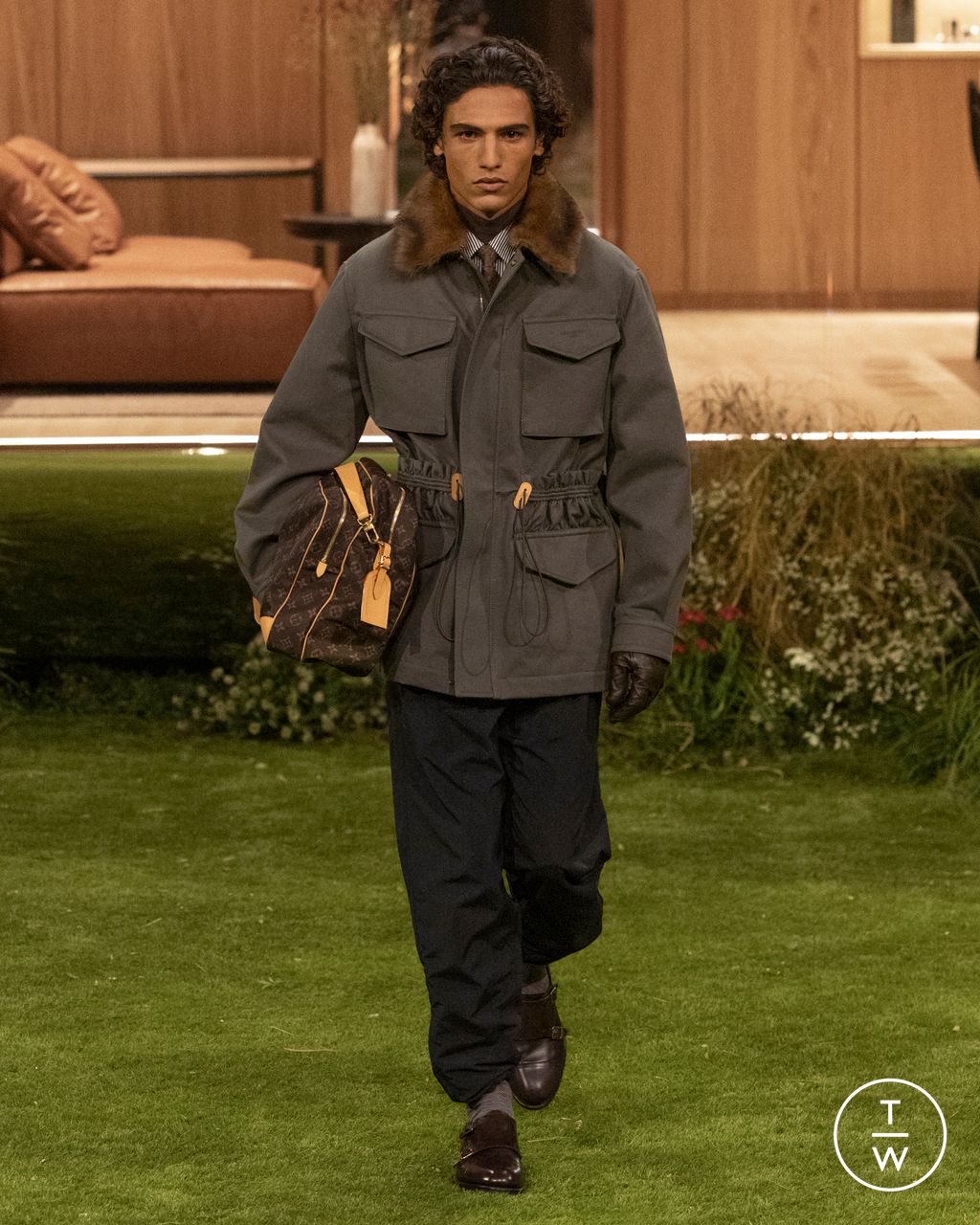 Fashion Week Paris Fall/Winter 2026 look 45 from the Louis Vuitton collection 男装
