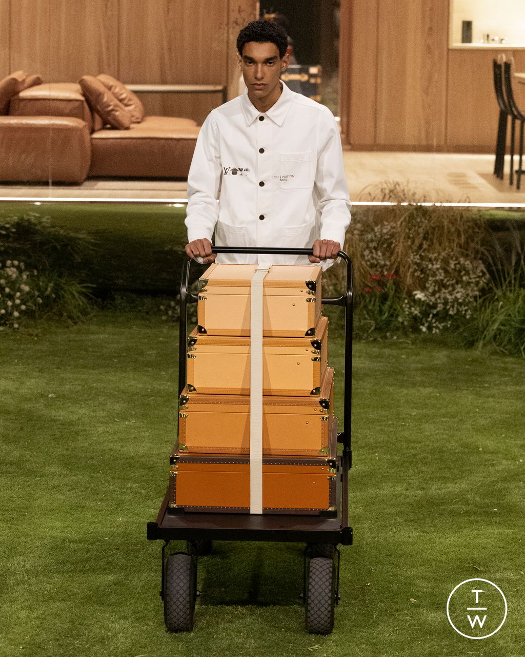 Fashion Week Paris Fall/Winter 2026 look 46 from the Louis Vuitton collection 男装