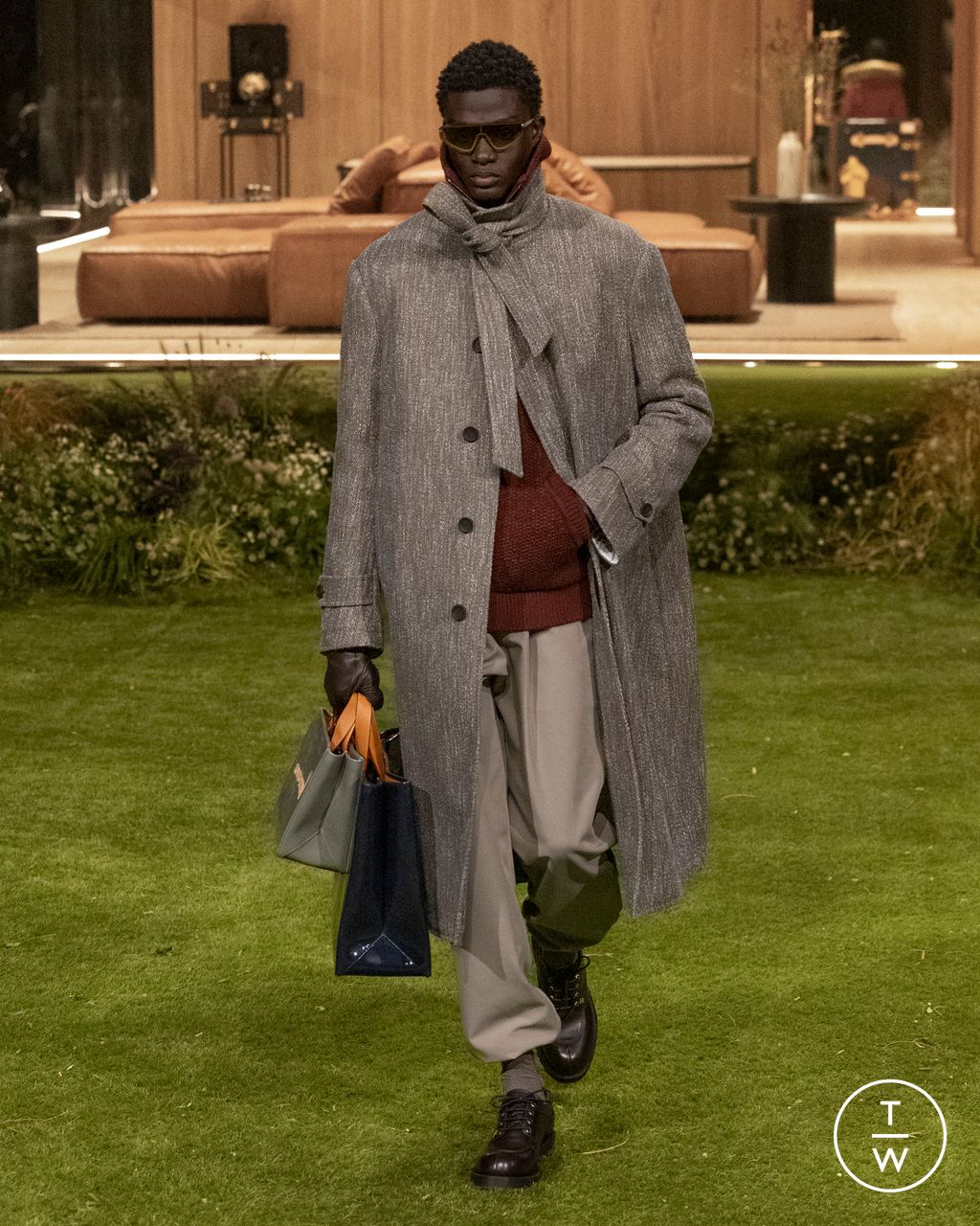 Fashion Week Paris Fall/Winter 2026 look 50 from the Louis Vuitton collection menswear