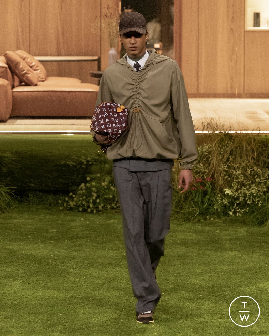Fashion Week Paris Fall/Winter 2026 look 62 from the Louis Vuitton collection menswear