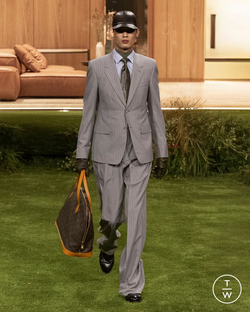 Fashion Week Paris Fall/Winter 2026 look 66 from the Louis Vuitton collection 男装