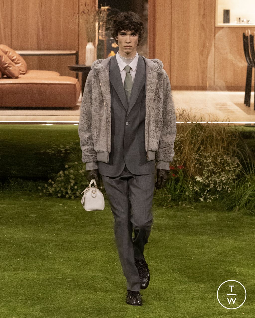 Fashion Week Paris Fall/Winter 2026 look 68 from the Louis Vuitton collection 男装