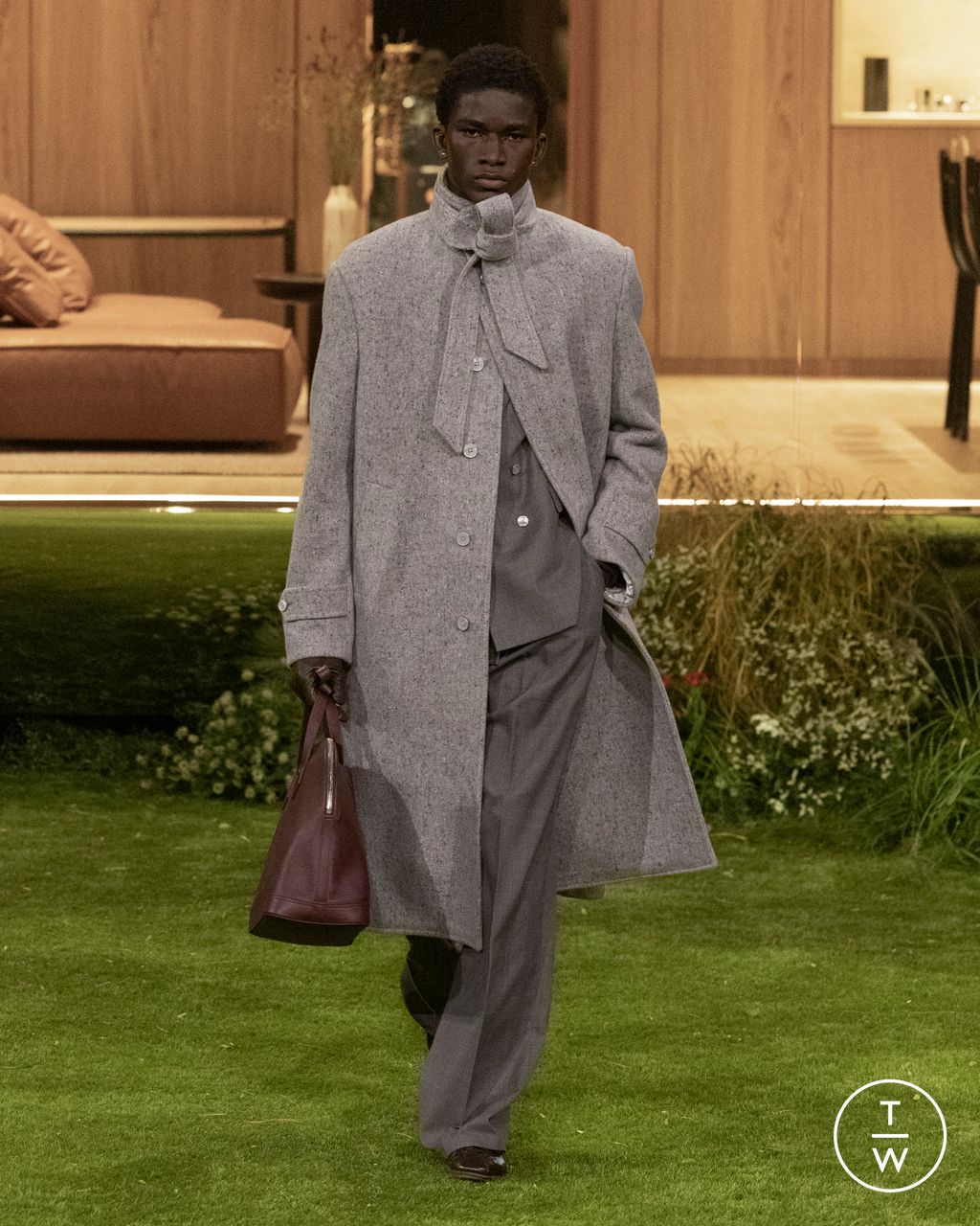 Fashion Week Paris Fall/Winter 2026 look 69 from the Louis Vuitton collection menswear