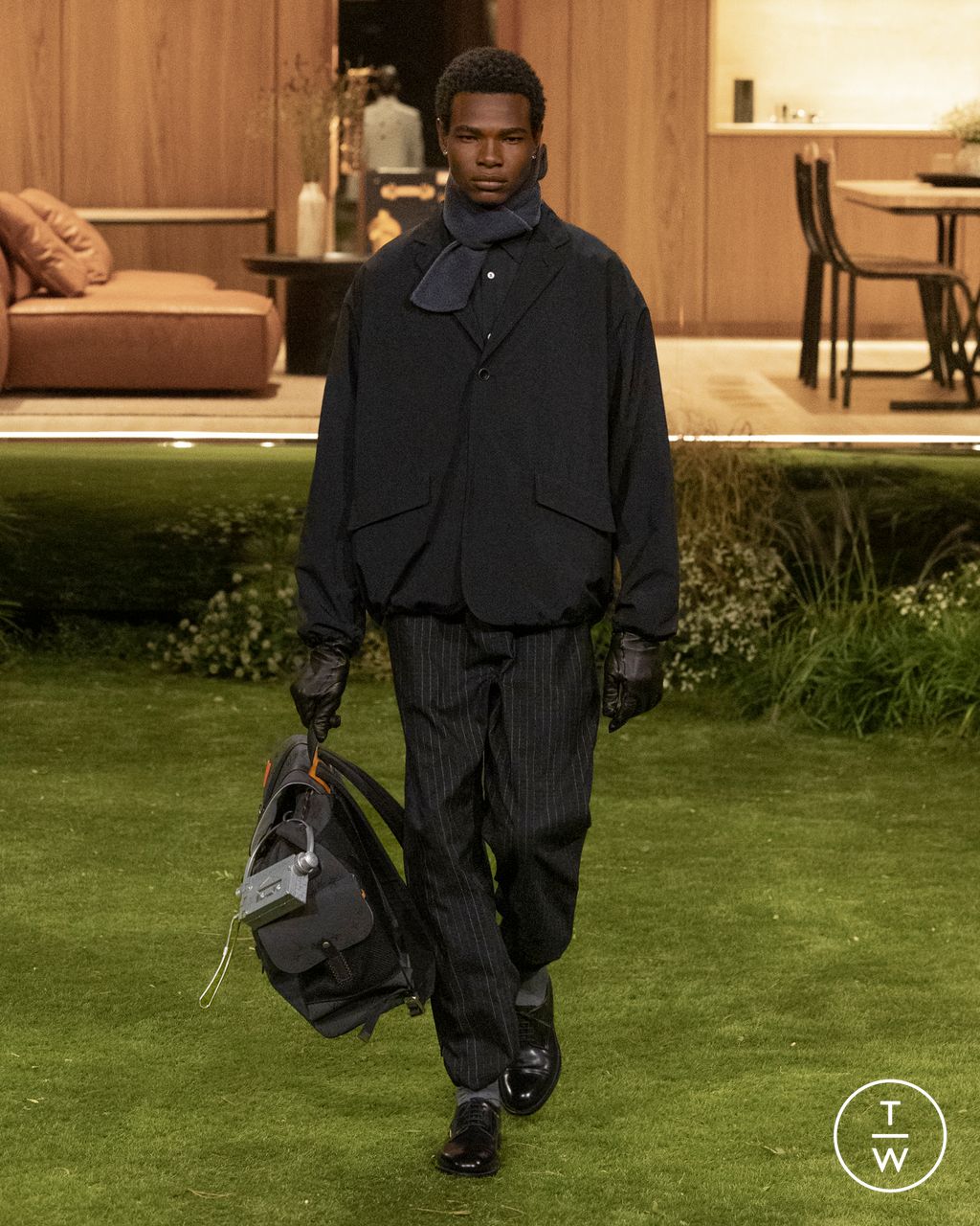 Fashion Week Paris Fall/Winter 2026 look 74 from the Louis Vuitton collection 男装
