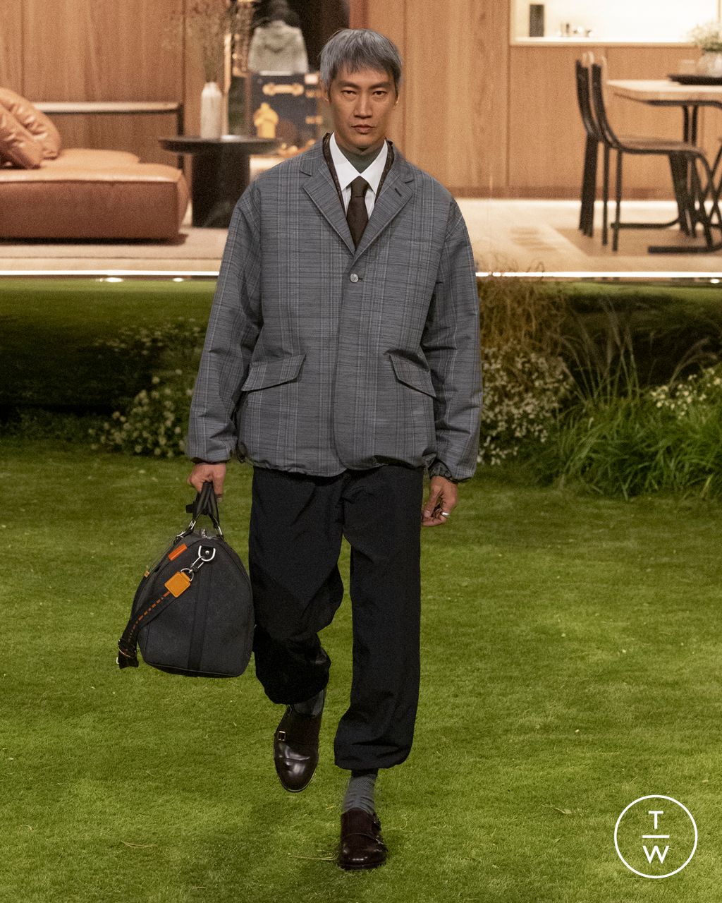 Fashion Week Paris Fall/Winter 2026 look 76 from the Louis Vuitton collection menswear