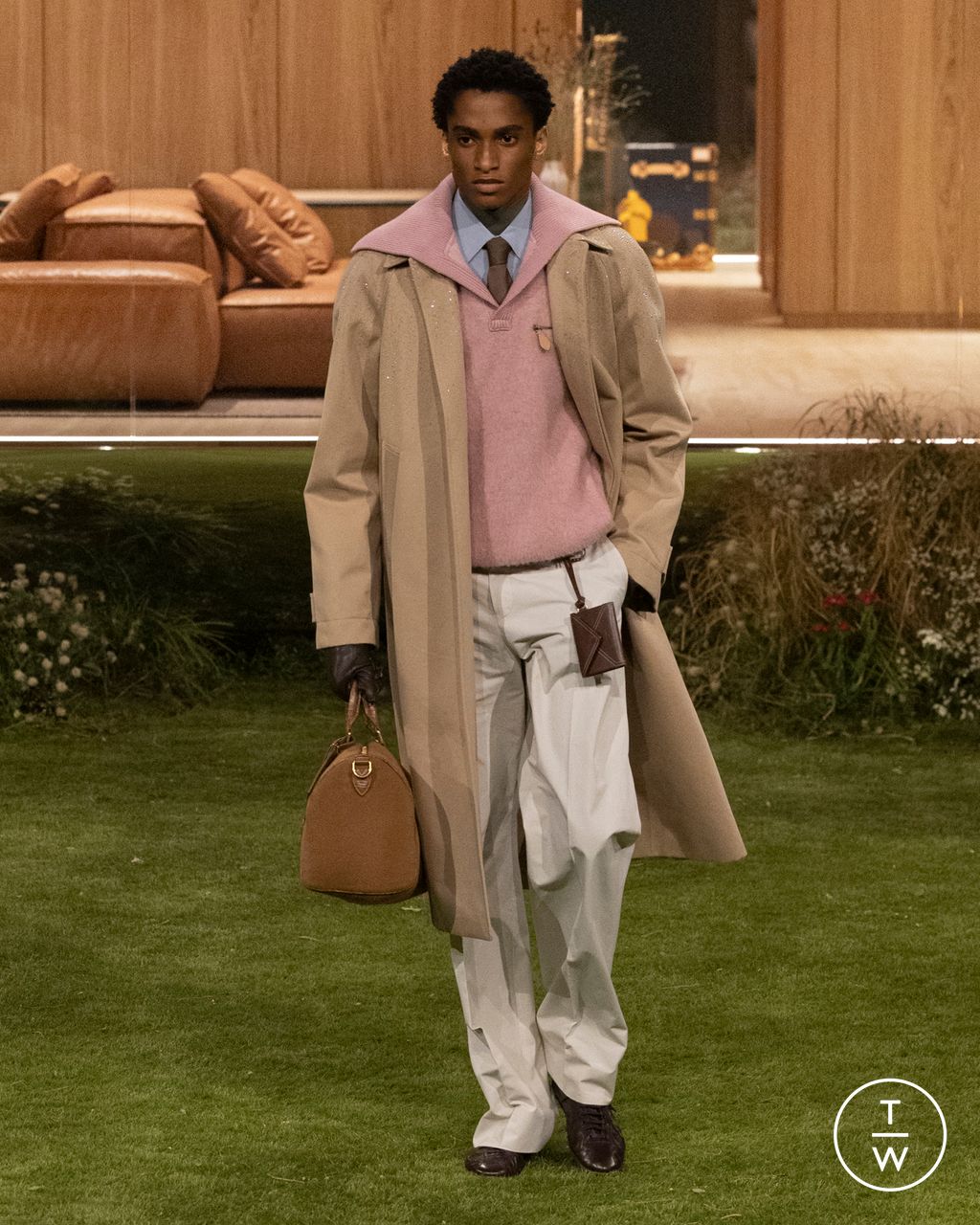 Fashion Week Paris Fall/Winter 2026 look 9 from the Louis Vuitton collection menswear