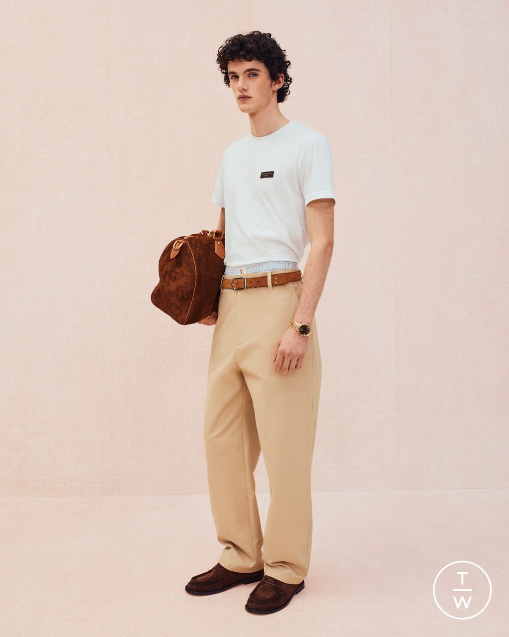 Fashion Week Paris Pre-Fall 2026 look 15 from the Louis Vuitton collection menswear