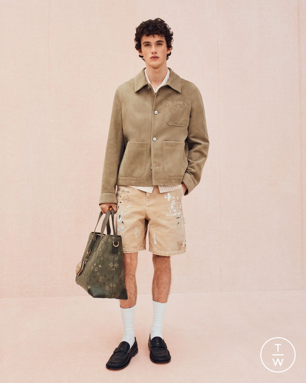 Fashion Week Paris Pre-Fall 2026 look 18 from the Louis Vuitton collection menswear