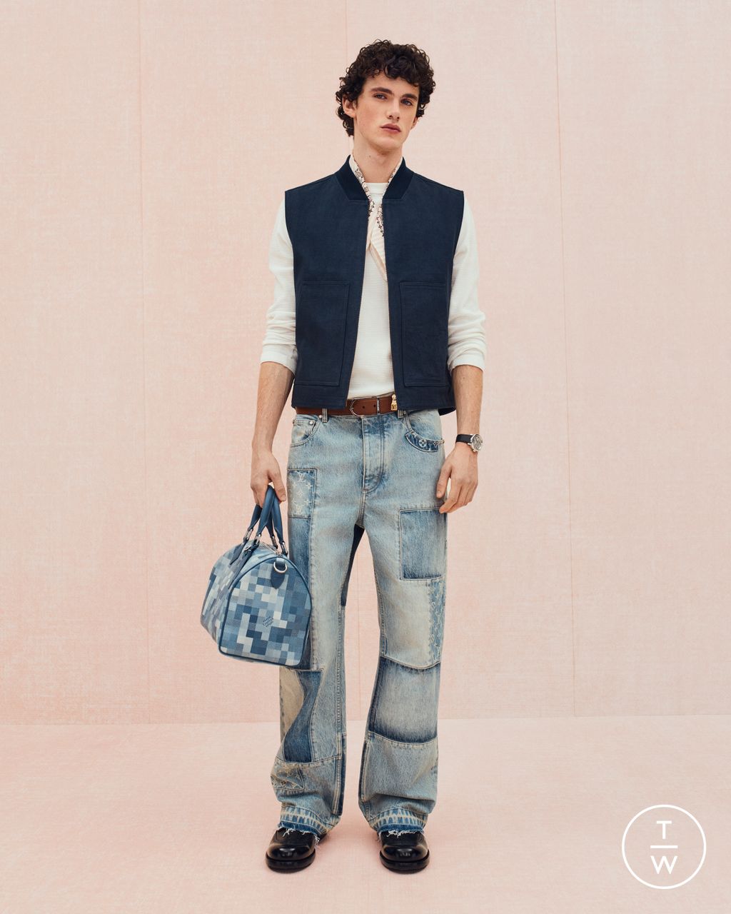 Fashion Week Paris Pre-Fall 2026 look 2 from the Louis Vuitton collection menswear