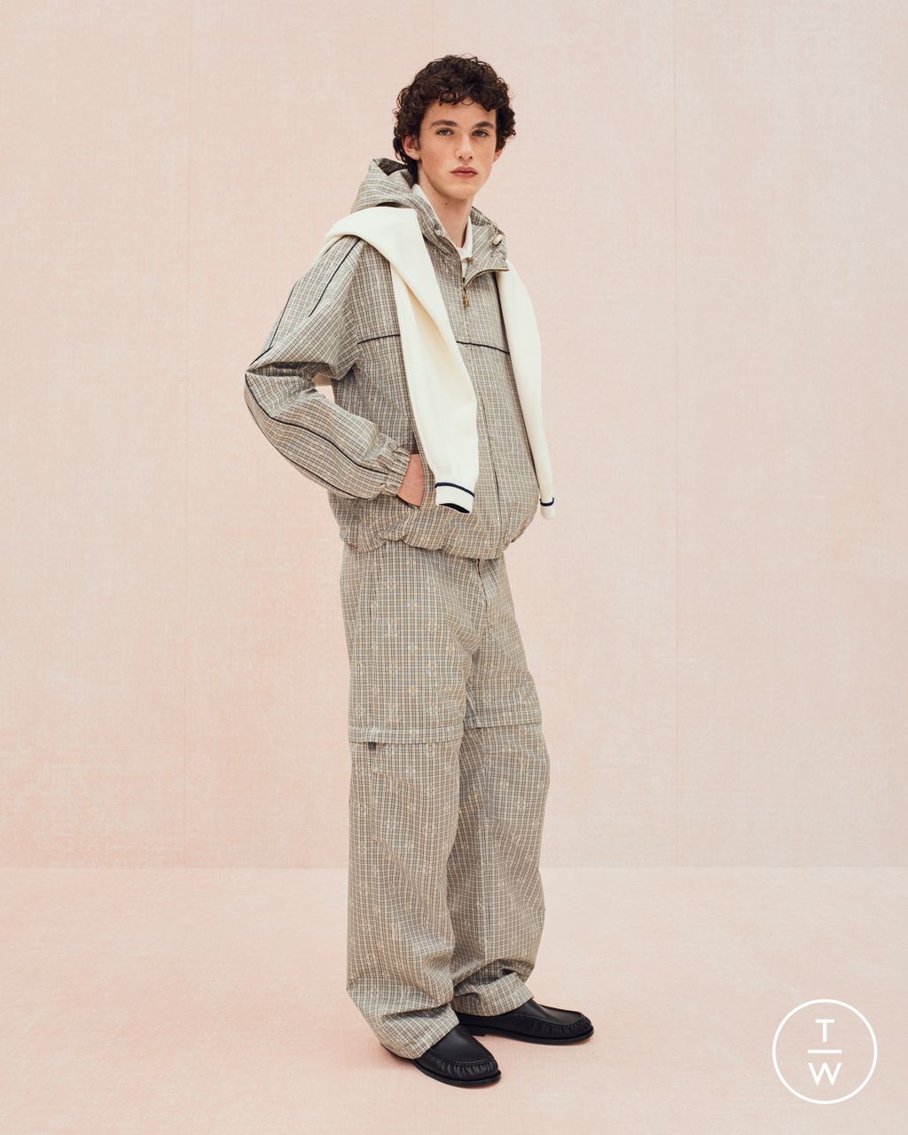 Fashion Week Paris Pre-Fall 2026 look 35 from the Louis Vuitton collection menswear