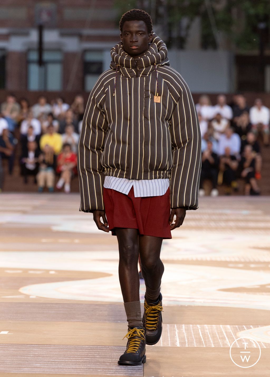 Fashion Week Paris Spring/Summer 2026 look 19 from the Louis Vuitton collection menswear