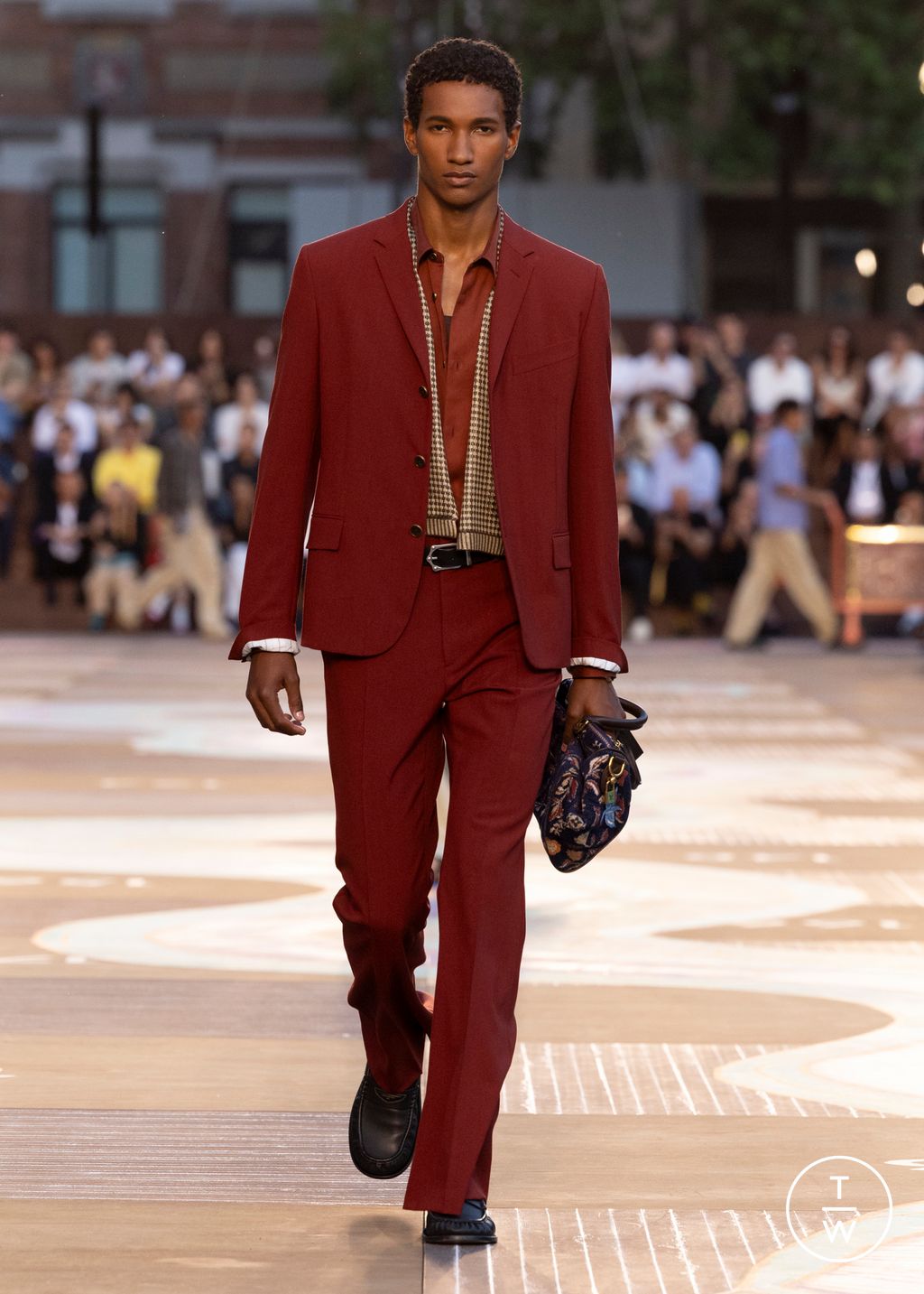 Fashion Week Paris Spring/Summer 2026 look 20 from the Louis Vuitton collection menswear