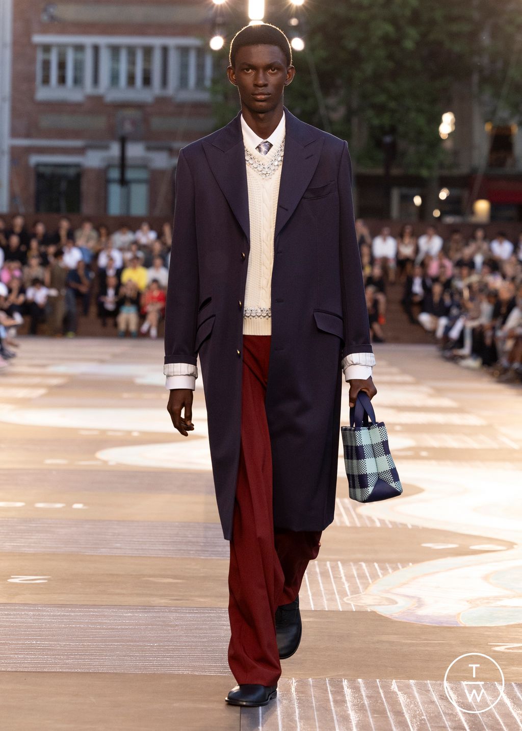 Fashion Week Paris Spring/Summer 2026 look 22 from the Louis Vuitton collection menswear