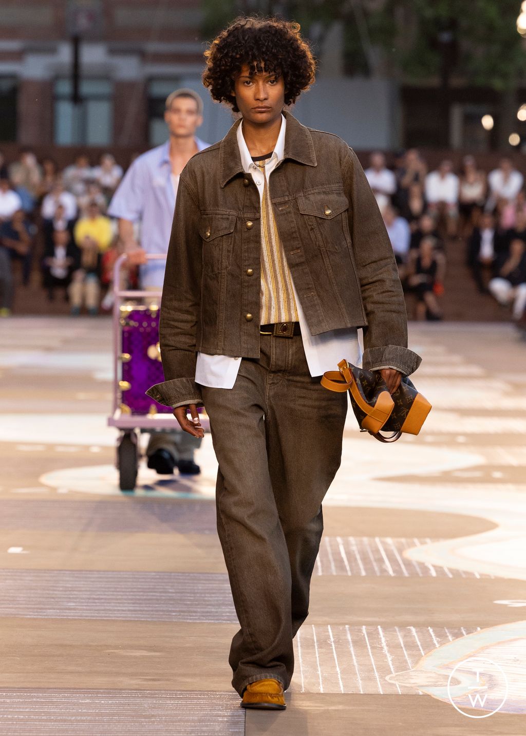 Fashion Week Paris Spring/Summer 2026 look 26 from the Louis Vuitton collection menswear