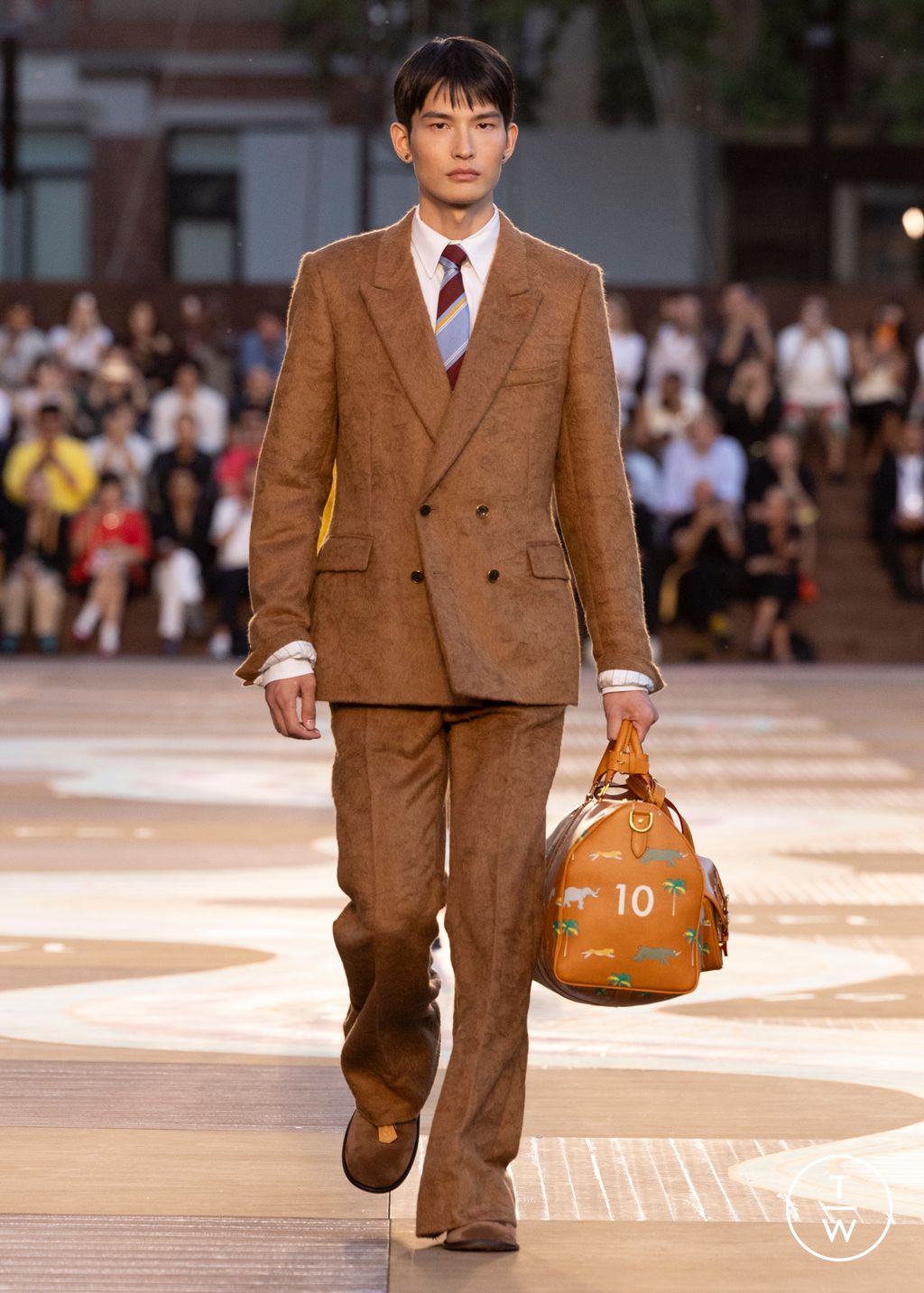Fashion Week Paris Spring/Summer 2026 look 47 from the Louis Vuitton collection menswear