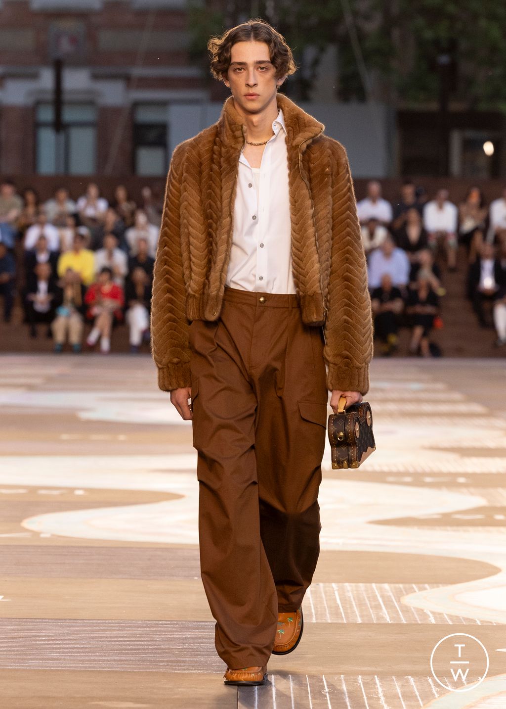 Fashion Week Paris Spring/Summer 2026 look 55 from the Louis Vuitton collection menswear