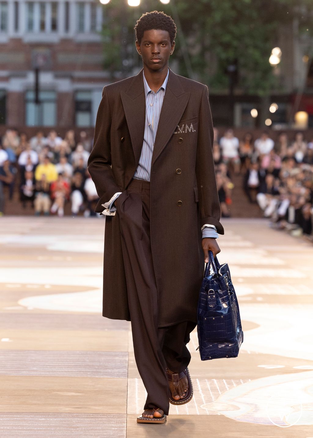 Fashion Week Paris Spring/Summer 2026 look 7 from the Louis Vuitton collection menswear