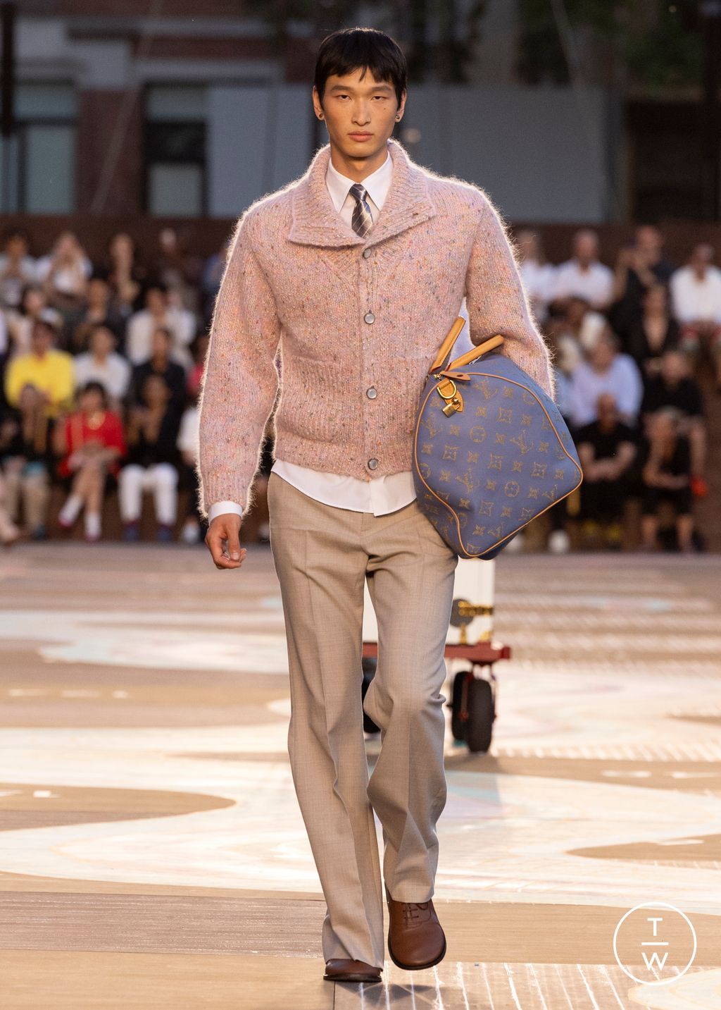 Fashion Week Paris Spring/Summer 2026 look 70 from the Louis Vuitton collection menswear