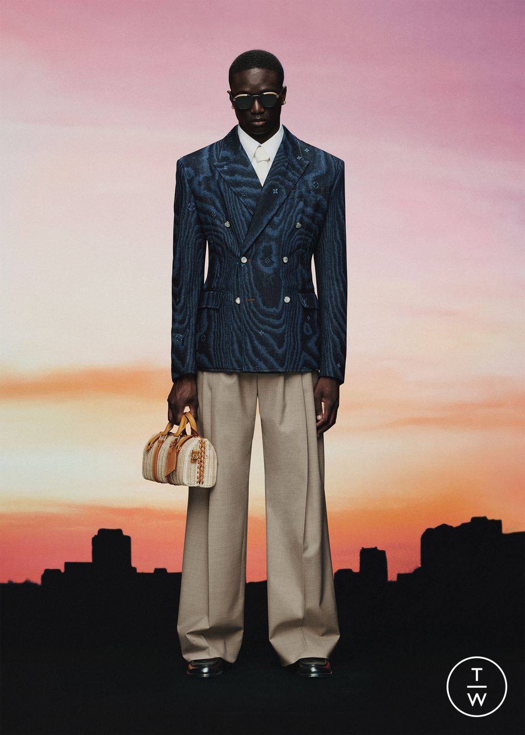 Fashion Week Paris Pre-Fall 2025 look 1 from the Louis Vuitton collection menswear