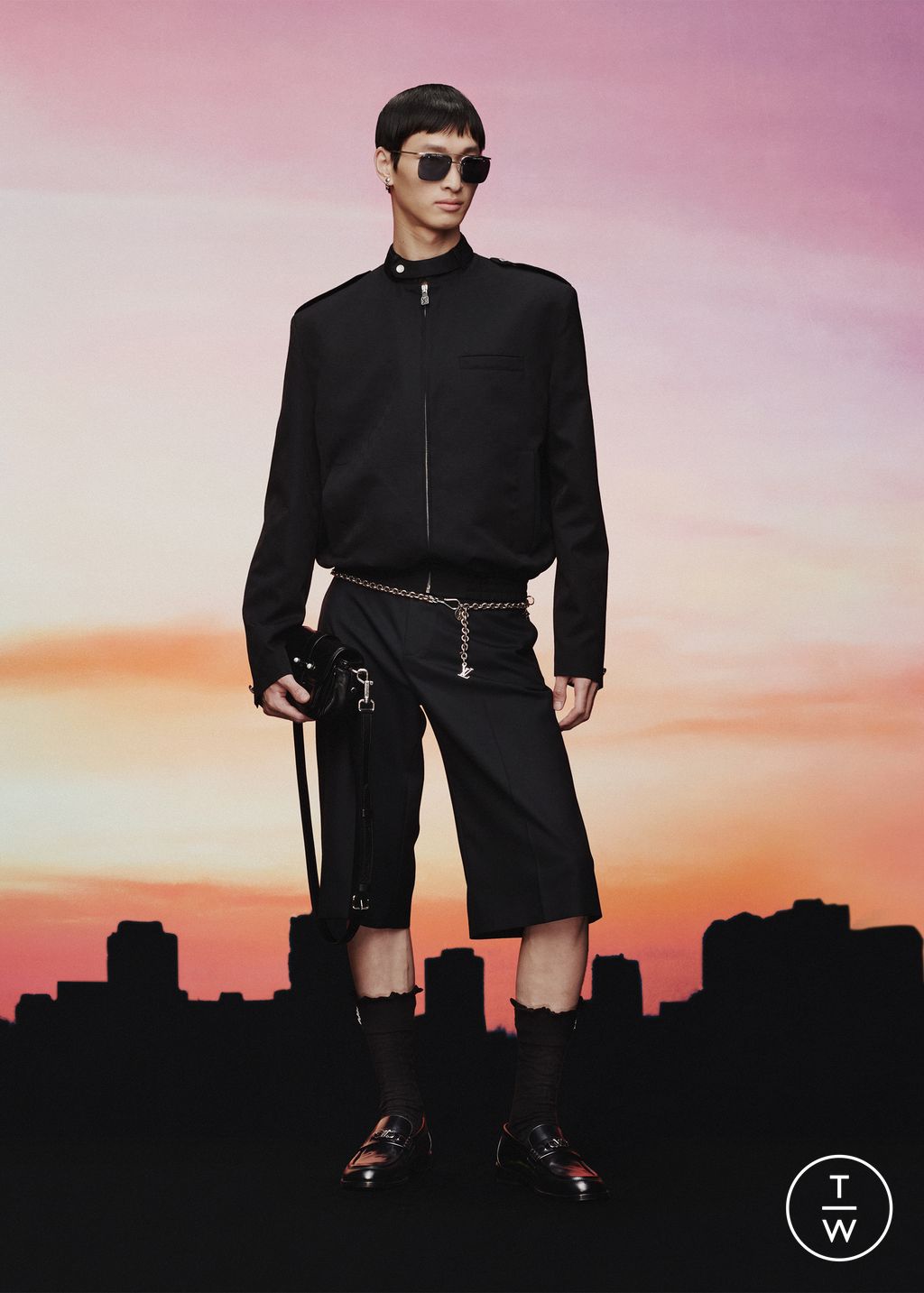 Fashion Week Paris Pre-Fall 2025 look 15 from the Louis Vuitton collection menswear