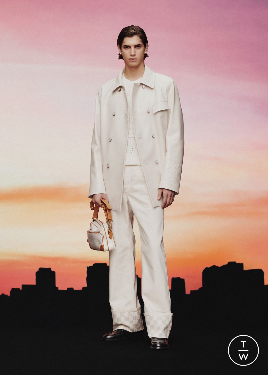 Fashion Week Paris Pre-Fall 2025 look 16 from the Louis Vuitton collection menswear